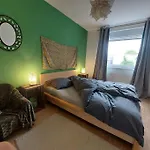 Schoene Helle Wohnung Mit Whirlpoolbadewanne