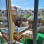 Schoene Helle Wohnung Mit Whirlpoolbadewanne