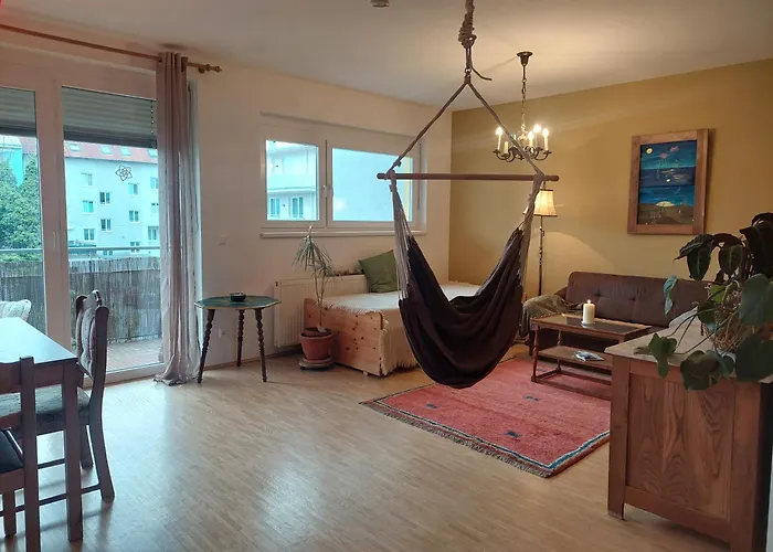 Schoene Helle Wohnung Mit Whirlpoolbadewanne